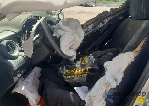 2018 Toyota Rav4 Adventure z USA, uszkodzony, nr VIN 2T3RFREV3JW762296